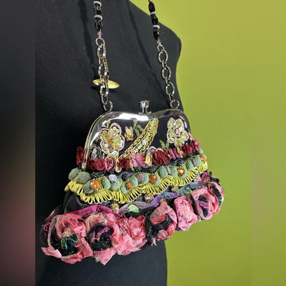 Mary Frances Black Satin Beaded Appliquéd Kisslock Shoulder Bag - Picture 5 of 12